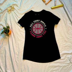 This black basketball shirt says “Full Court Hustle.” This shirt is for lounging